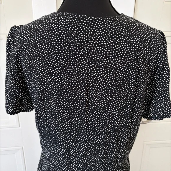 GAP Black and White Polka Dot button up dress. - Picture 6 of 13